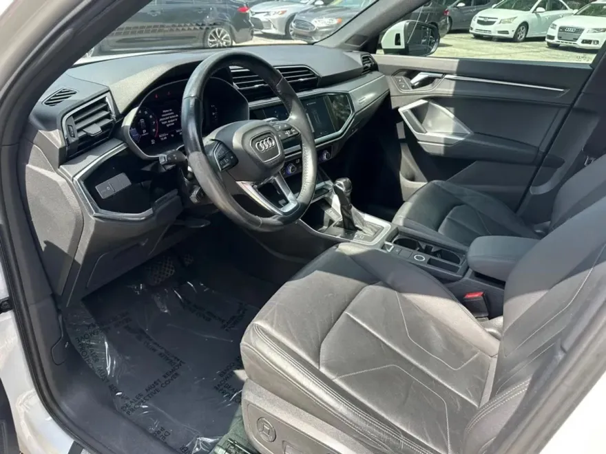 2020 Audi Q3 S line Premium photo 1