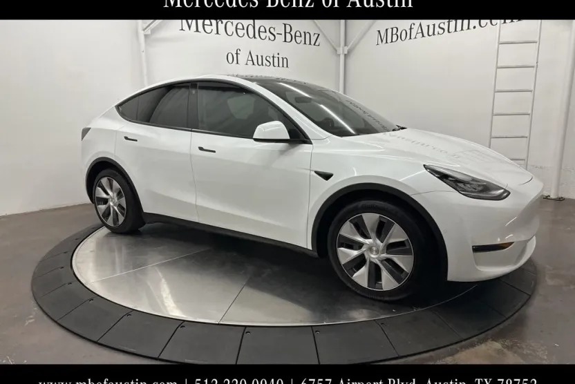 2021 Tesla Model Y Long Range photo 1