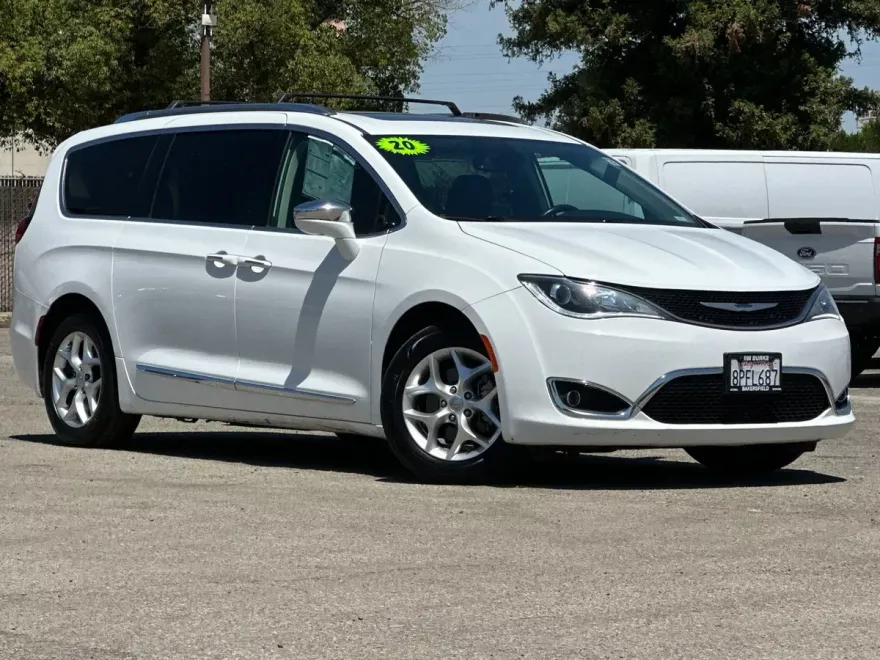 2020 Chrysler Pacifica Limited photo 1