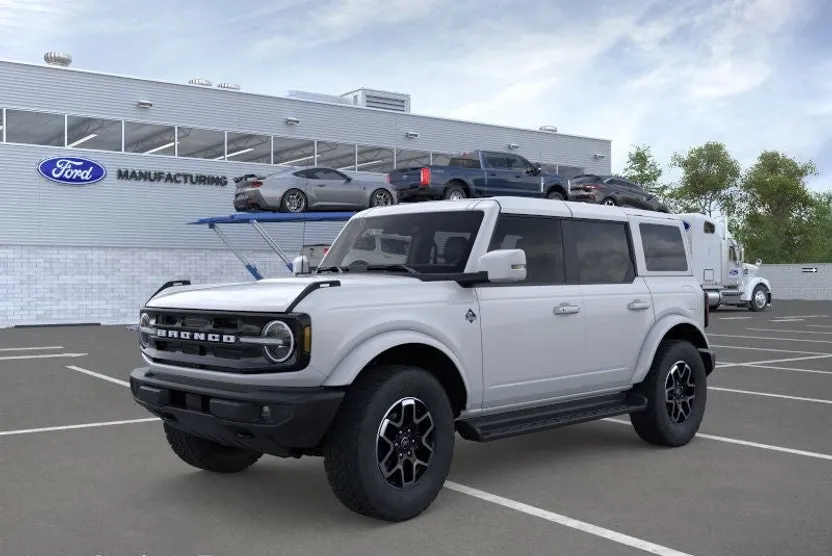2025 Ford Bronco Outer Banks photo 1