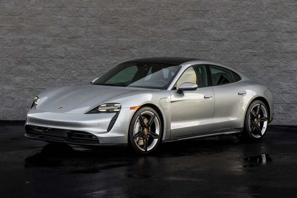 2024 Porsche Taycan photo 1