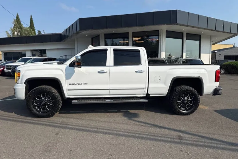 2019 Gmc Sierra HD Denali photo 1