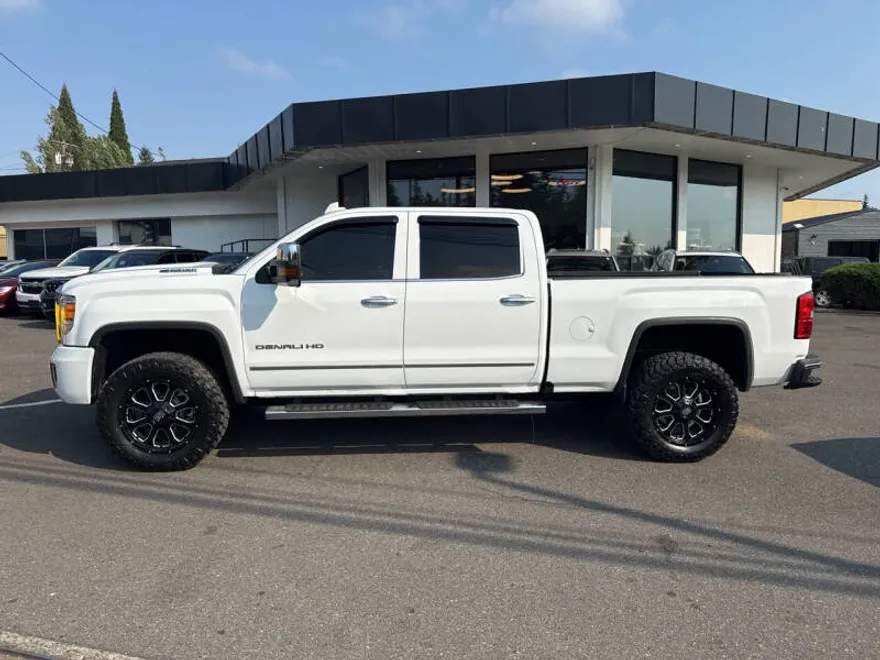 2019 Gmc Sierra HD Denali photo 1