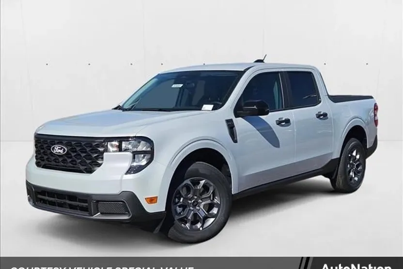 2025 Ford Maverick XLT photo 1