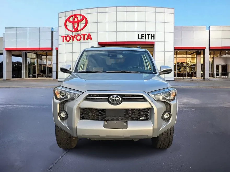 2022 Toyota 4Runner SR5 photo 1