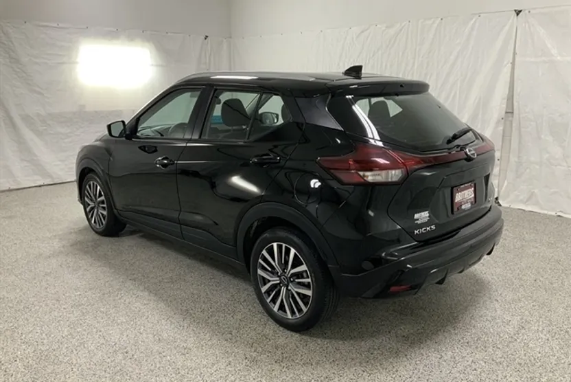 2024 Nissan Kicks SV photo 1