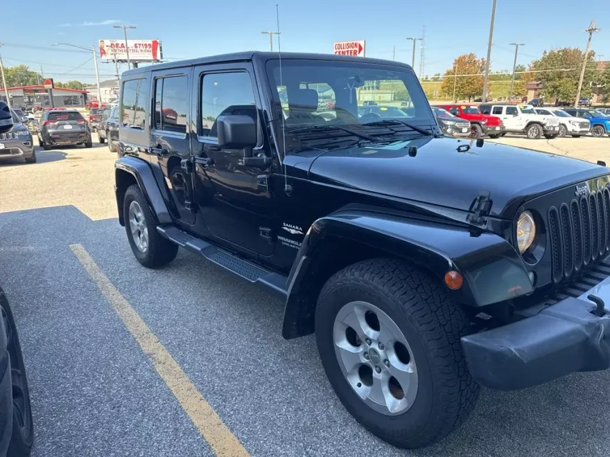 2015 Jeep Wrangler Unlimited Sahara photo 1
