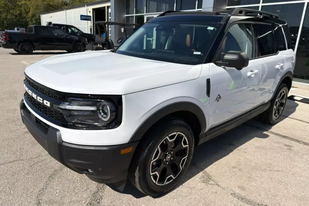 2025 Ford Bronco Sport Outer Banks photo 1