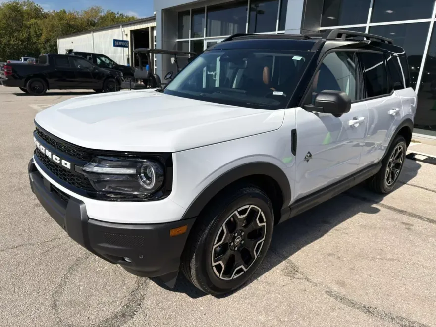 2025 Ford Bronco Sport Outer Banks photo 1