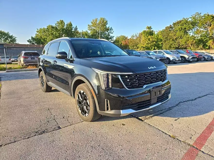 2024 Kia Sorento S photo 1