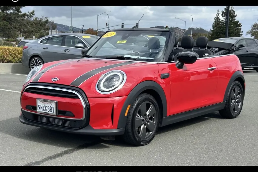 2024 Mini Cooper Signature photo 1