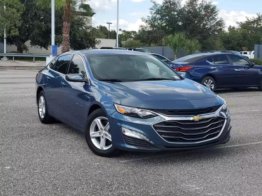 2024 Chevrolet Malibu 1LT photo 1