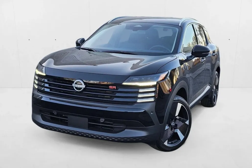 2025 Nissan Kicks SR photo 1