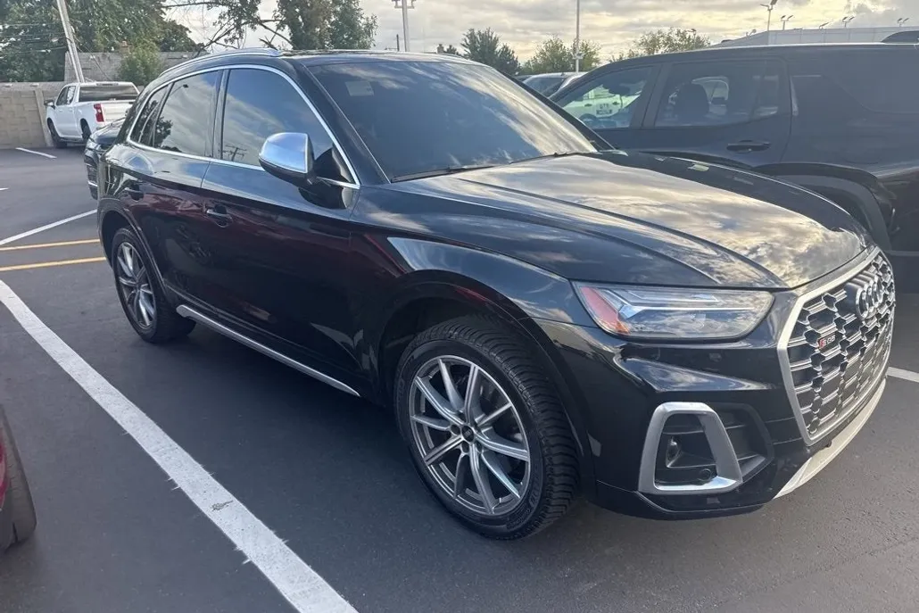 2022 Audi SQ5 Premium Plus photo 1