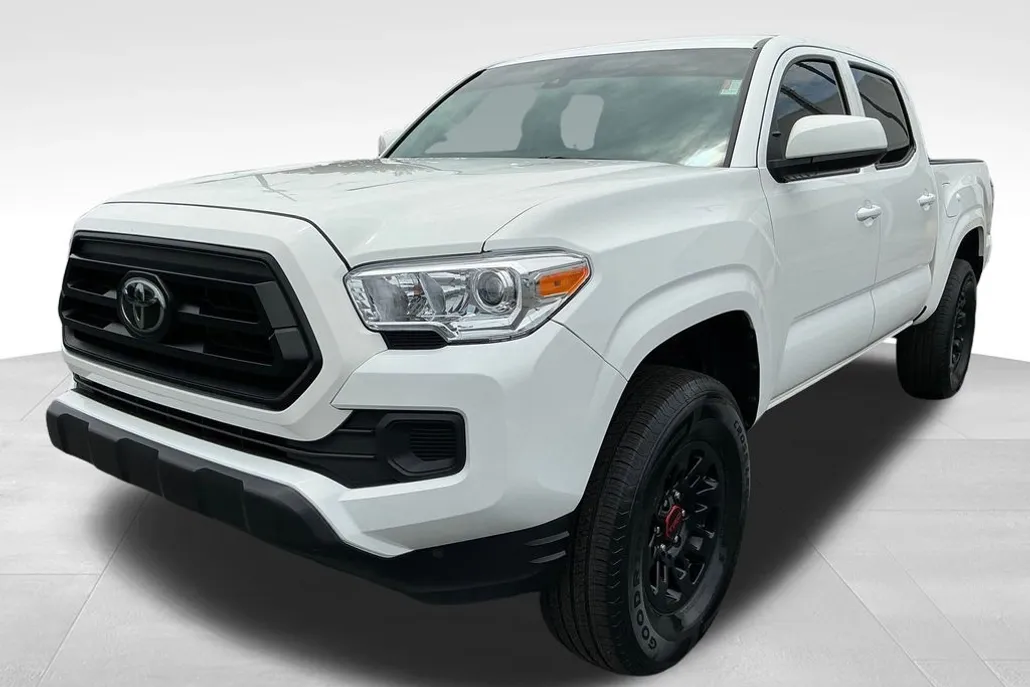 2022 Toyota Tacoma V6 LE photo 1
