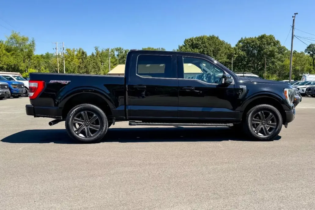 2023 Ford F-150 Lariat photo 1