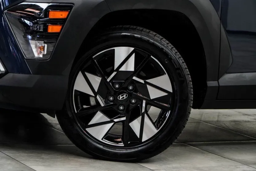 2025 Hyundai Kona SEL photo 1