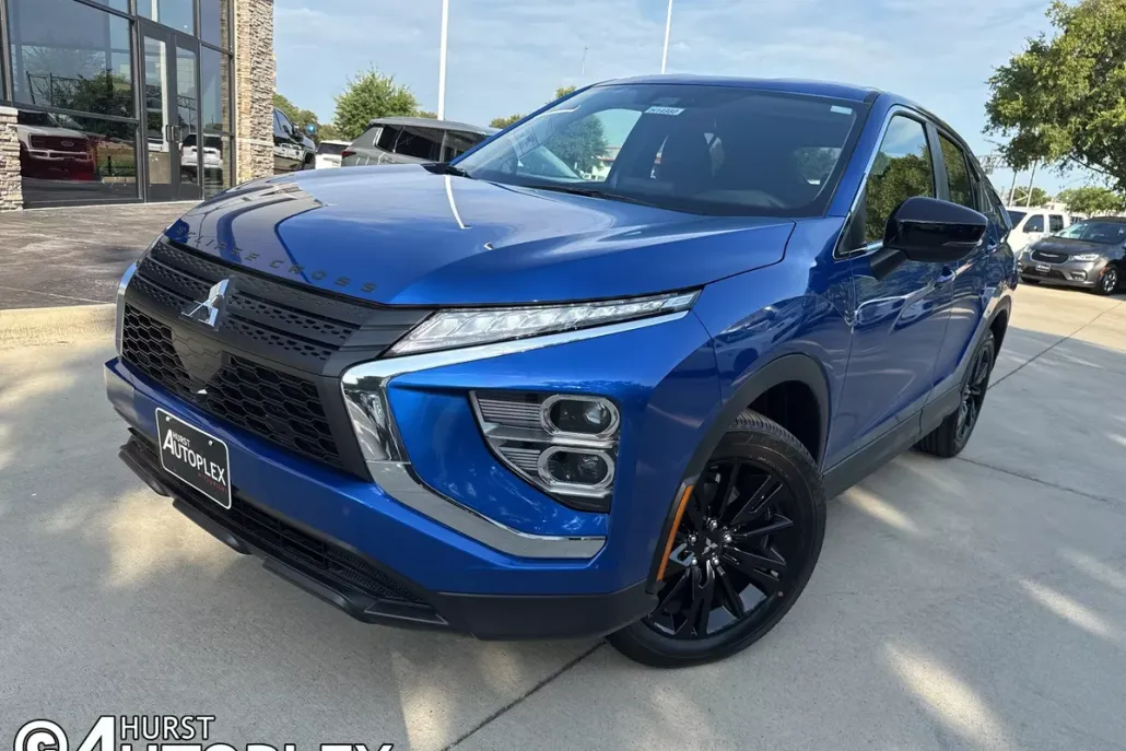 2025 Mitsubishi Eclipse Cross LE photo 1