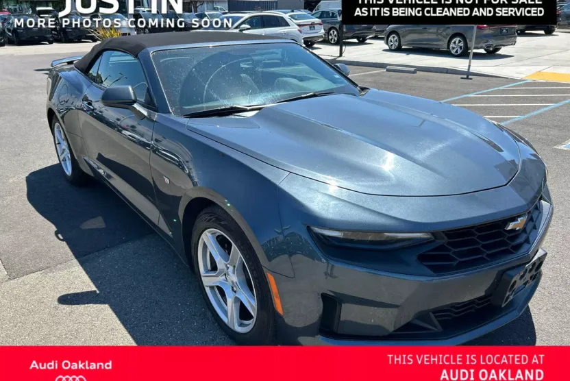 2023 Chevrolet Camaro 1LT photo 1