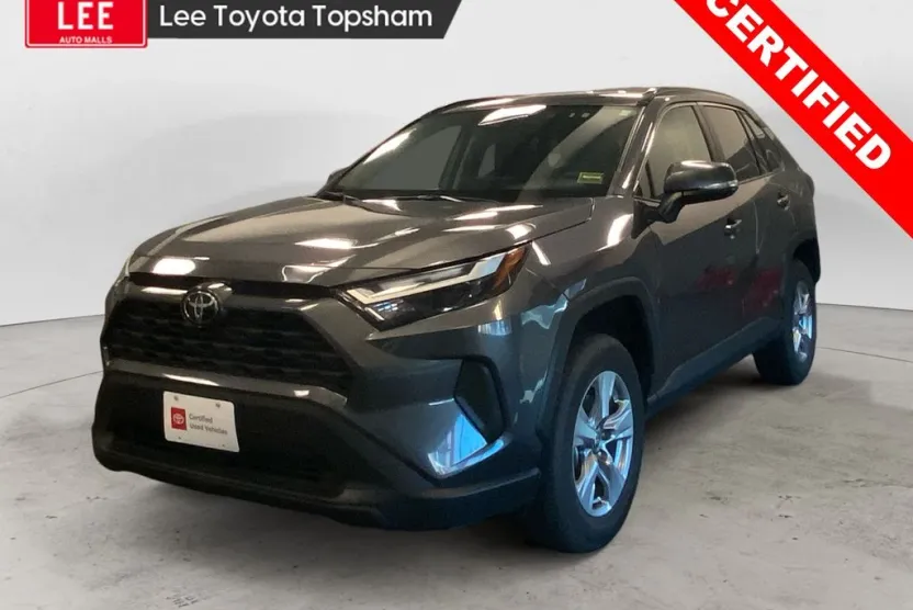 2025 Toyota RAV4 XLE photo 1