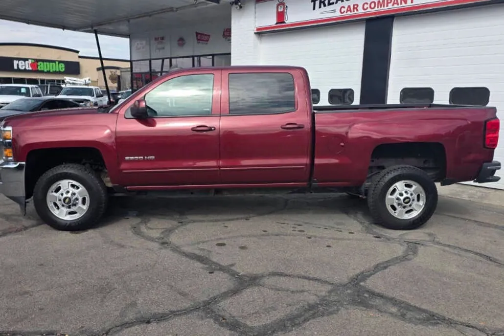 2015 Chevrolet Silverado 2500HD LT photo 1