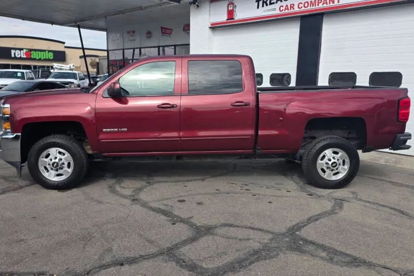 2015 Chevrolet Silverado 2500HD LT photo 1
