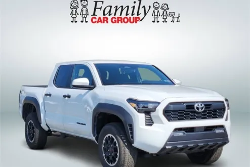 2024 Toyota Tacoma TRD Off-Road photo 2
