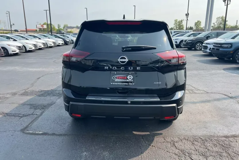 2026 Nissan Rogue SV photo 1