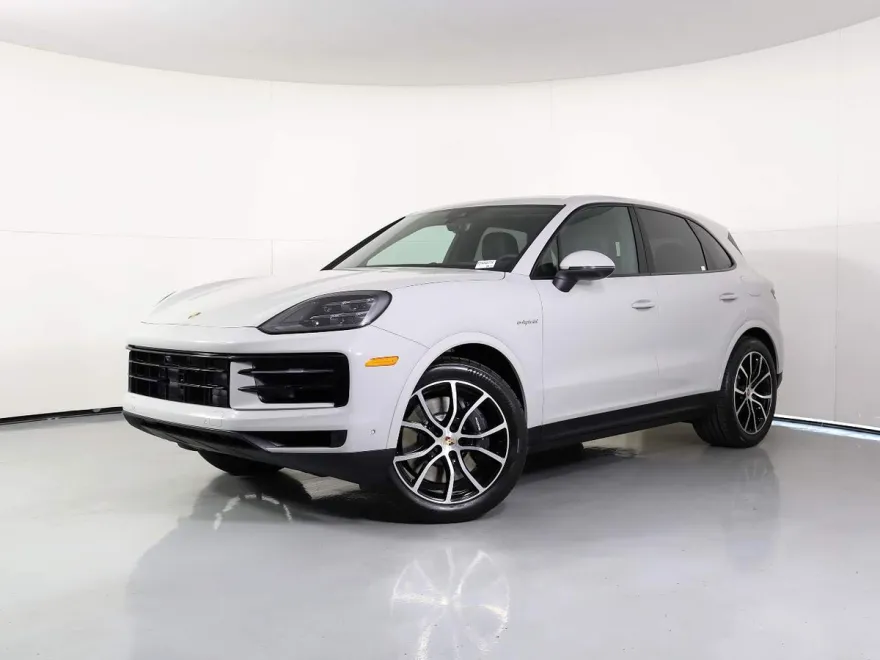 2025 Porsche Cayenne E-Hybrid photo 1