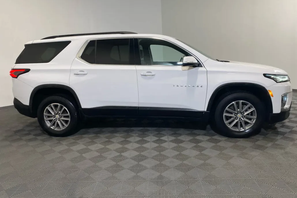 2023 Chevrolet Traverse Leather photo 1