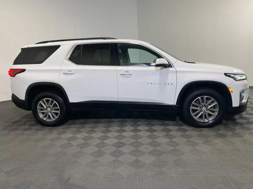 2023 Chevrolet Traverse Leather photo 1