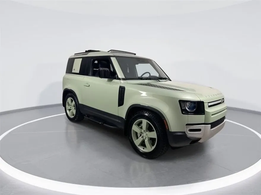 2023 Land Rover Defender photo 1
