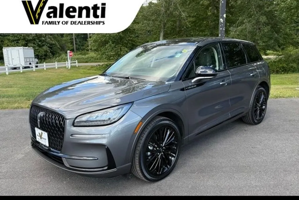2023 Lincoln Corsair Standard photo 1