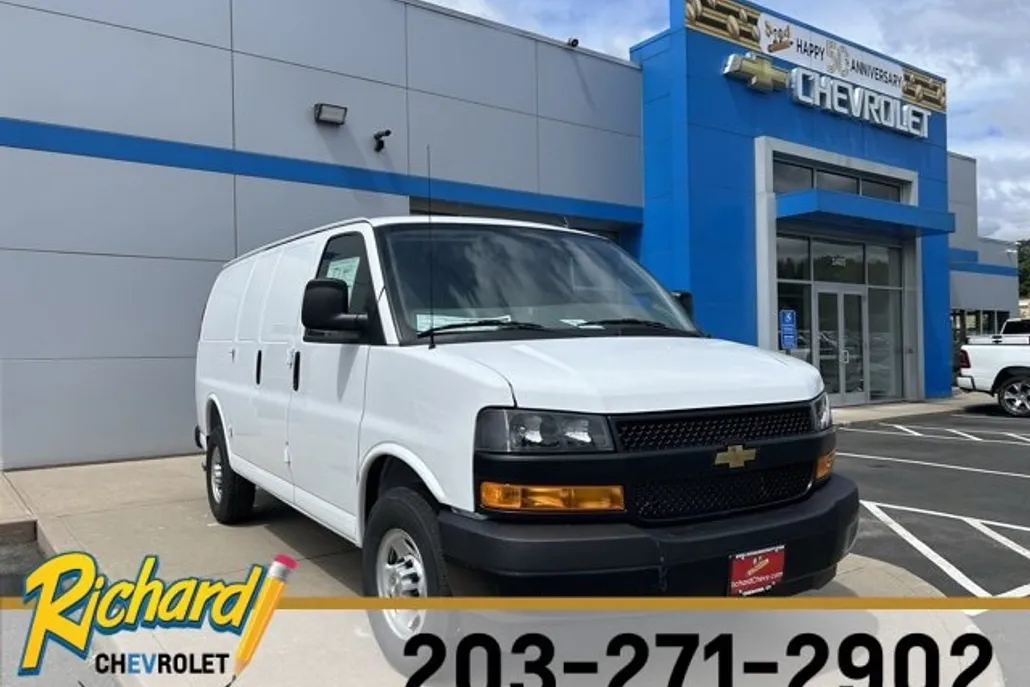 2025 Chevrolet Express Cargo 3500 photo 1