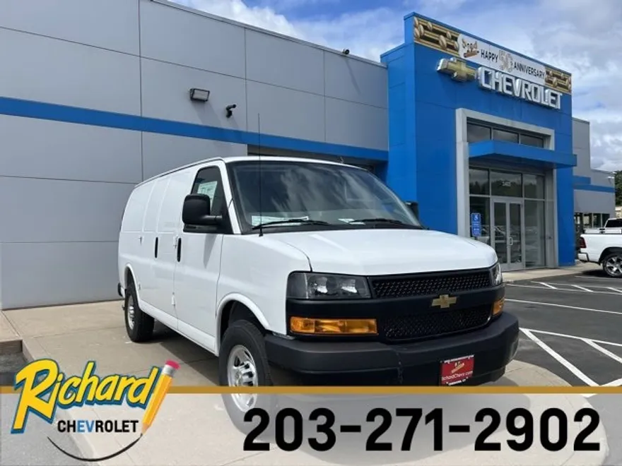 2025 Chevrolet Express Cargo 3500 photo 1