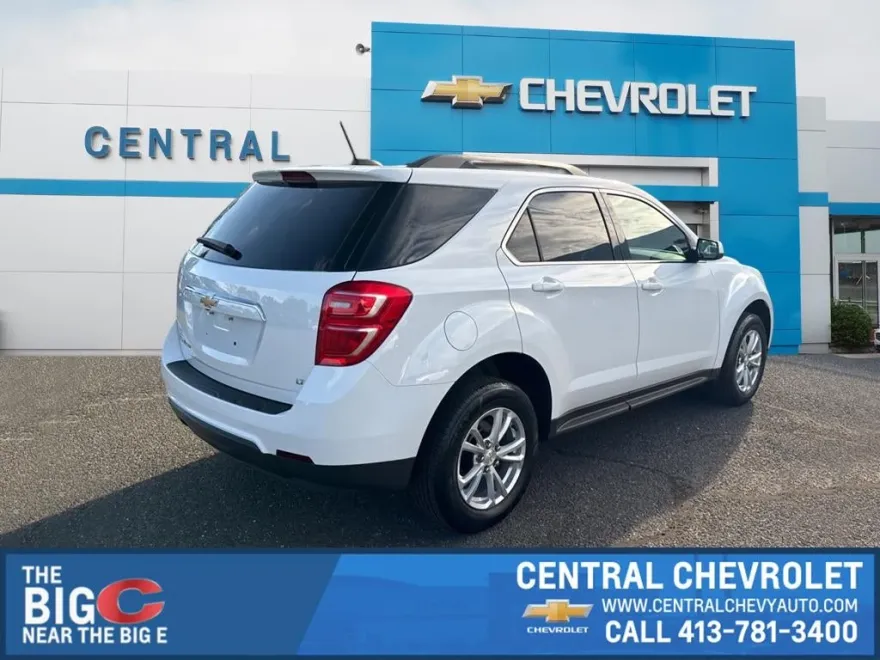 2017 Chevrolet Equinox LT photo 1