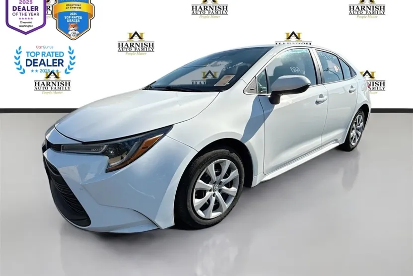 2024 Toyota Corolla LE photo 1