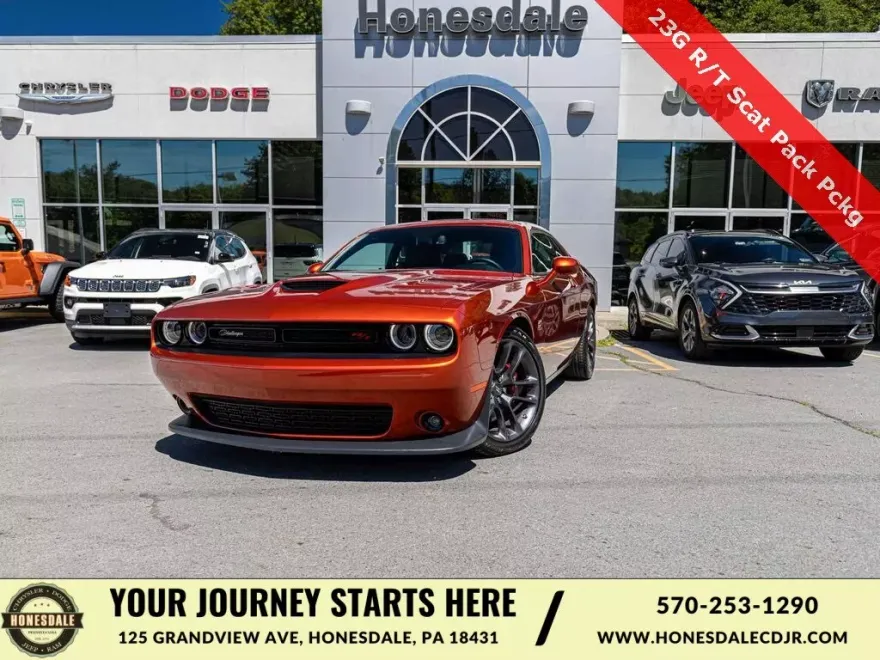 2022 Dodge Challenger R/T Scat Pack photo 1