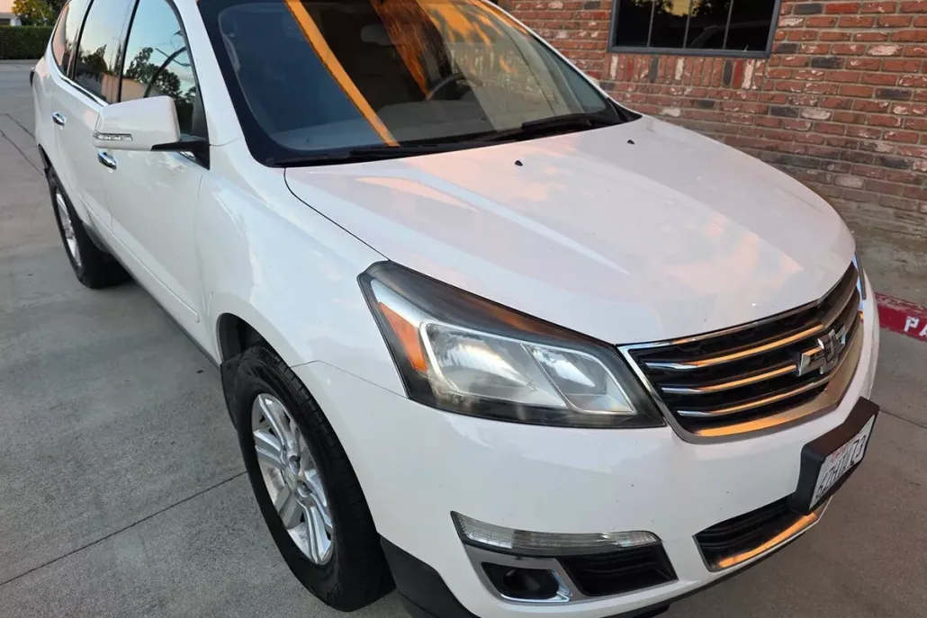 2013 Chevrolet Traverse 1LT photo 1