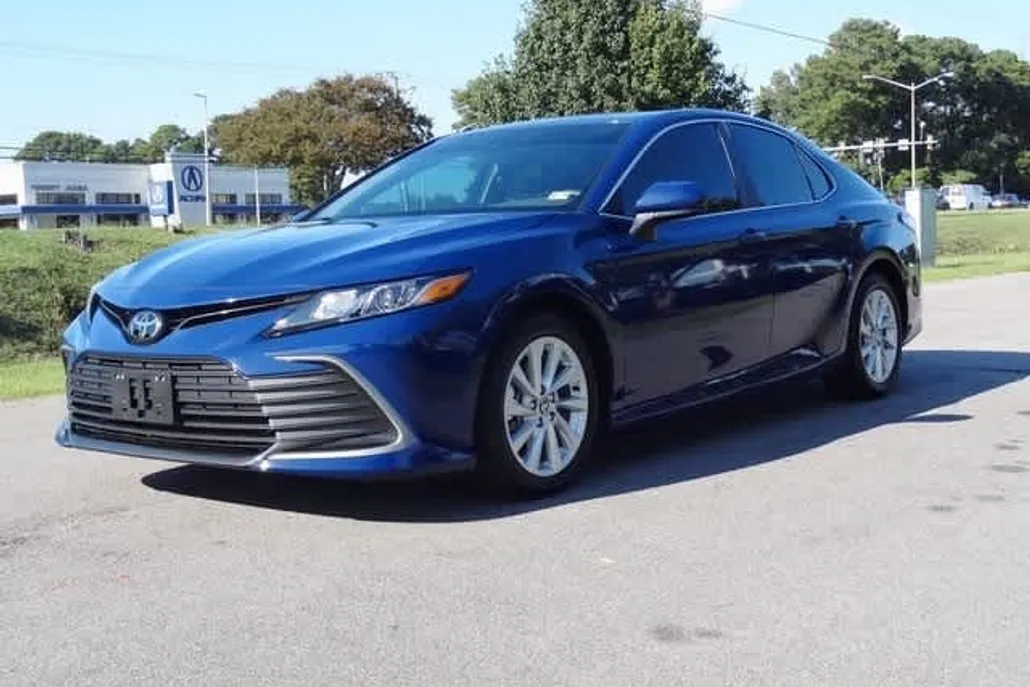 2024 Toyota Camry LE photo 1