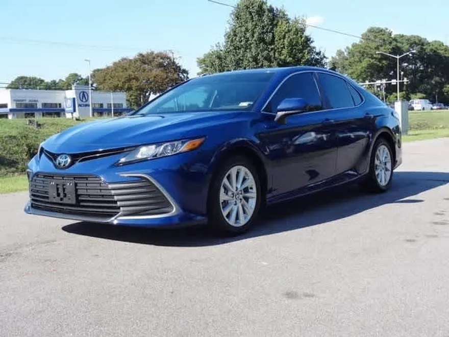 2024 Toyota Camry LE photo 1