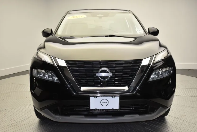 2023 Nissan Rogue SV photo 1