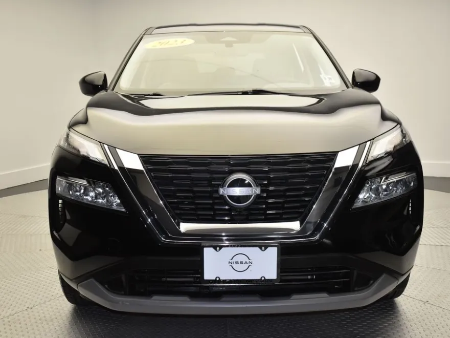 2023 Nissan Rogue SV photo 1