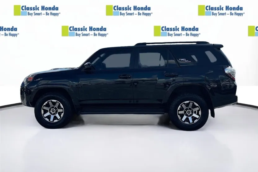 2022 Toyota 4Runner TRD Off-Road photo 1