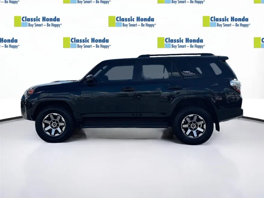 2022 Toyota 4Runner TRD Off-Road photo 1