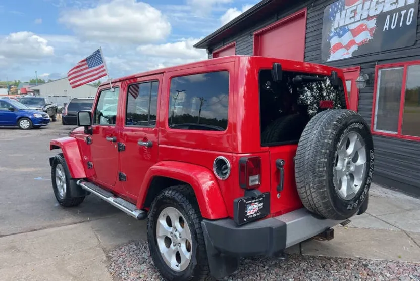 2014 Jeep Wrangler Unlimited Sahara photo 1