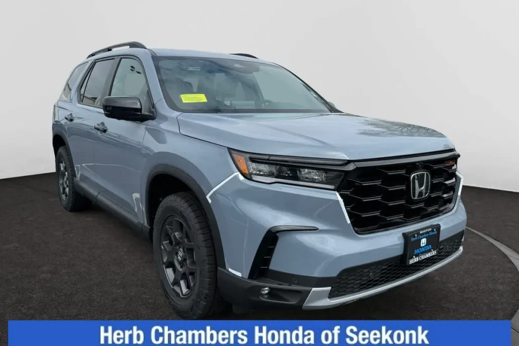 2025 Honda Pilot TrailSport photo 1