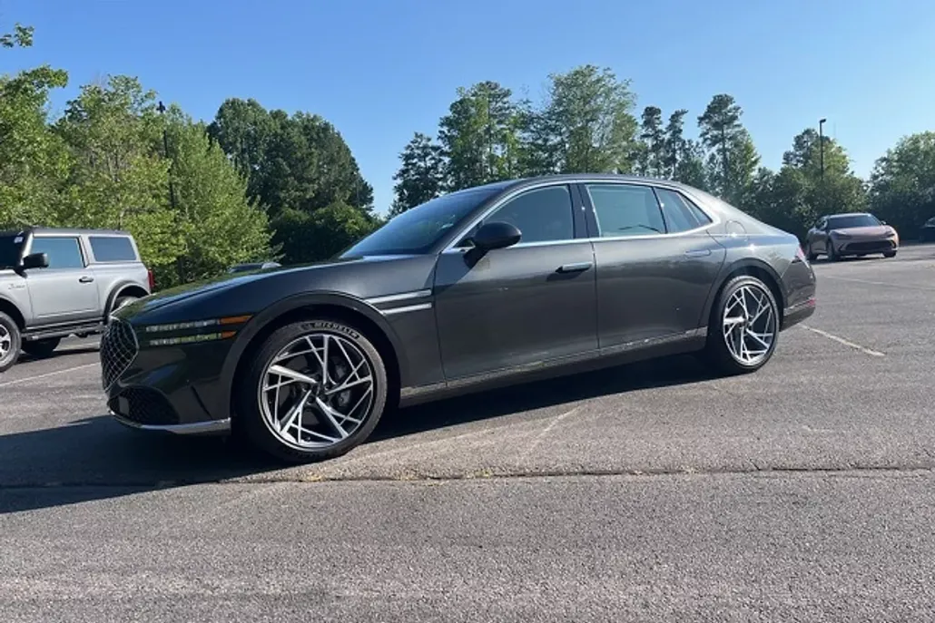 2024 Genesis G90 3.5T AWD photo 1