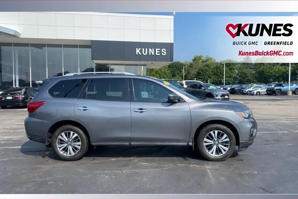 2020 Nissan Pathfinder S photo 1