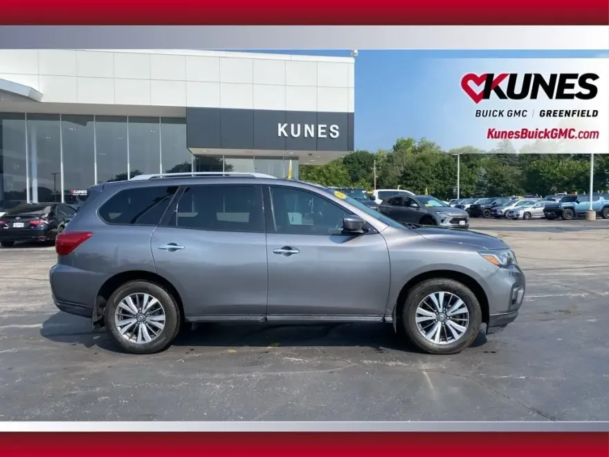 2020 Nissan Pathfinder S photo 1